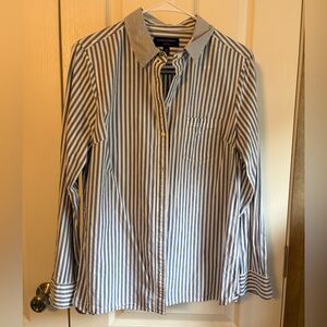Banana Republic Classic Fit Blue and White Striped Collared Button down